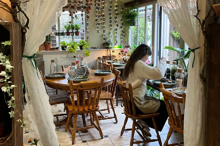 Terrarium Making Experience in Cirencester - Photo 1 of 3